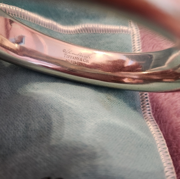 Tiffany and Co. AUTHENTIC BANGLE - Picture 9 of 17